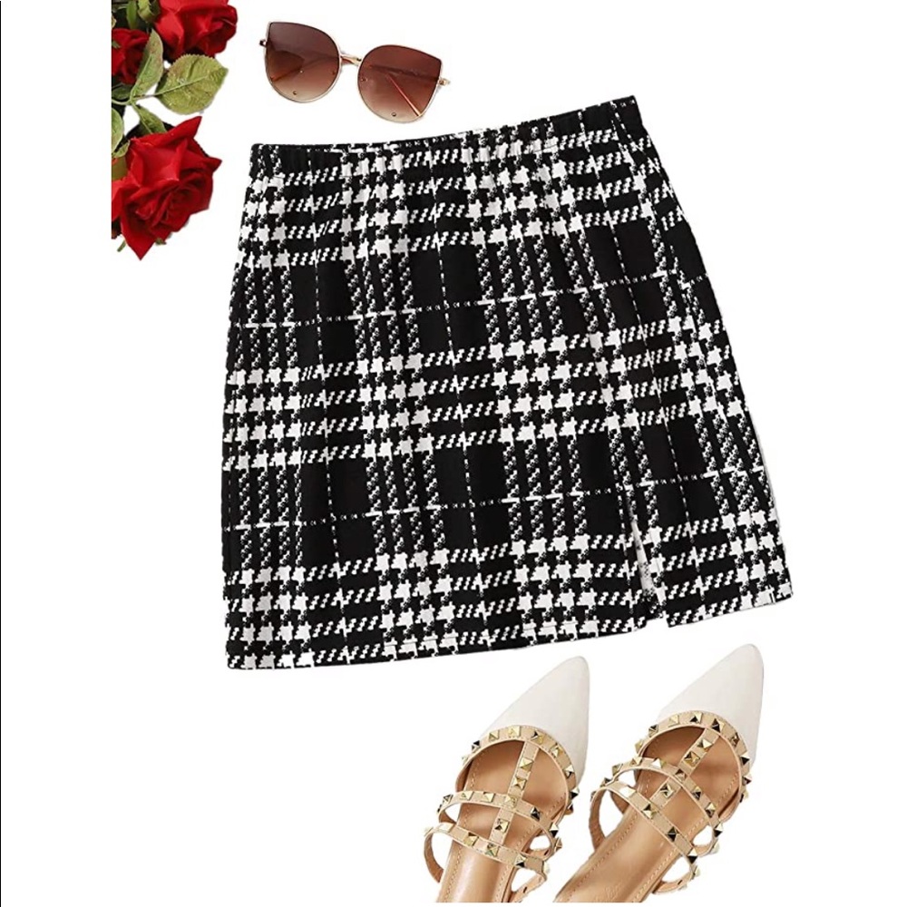Houndstooth plaid mini skirt